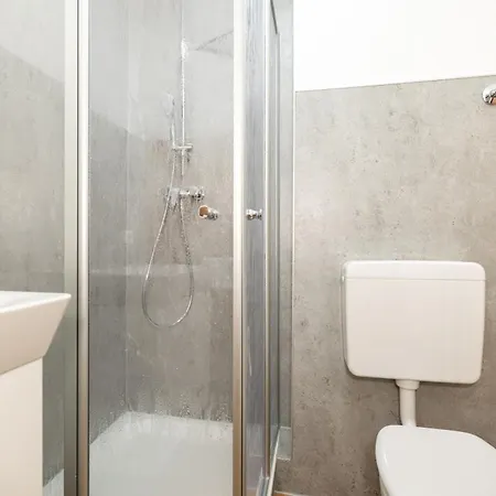 Gemuetliche, Moderne In Stadtnaehe アパート ヴュルツブルク